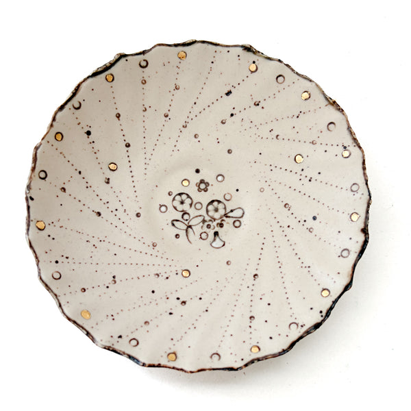 Scalloped Saucer