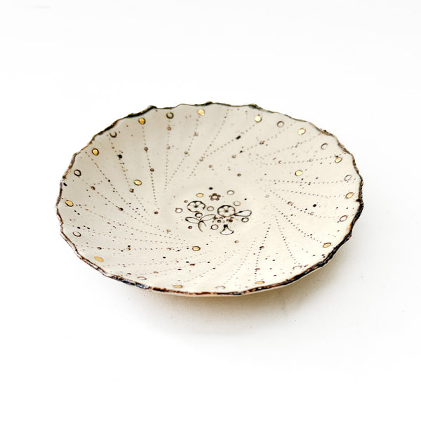 Scalloped Saucer