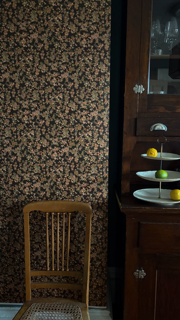 Field Flower Matte Wallpaper – 70s Brown