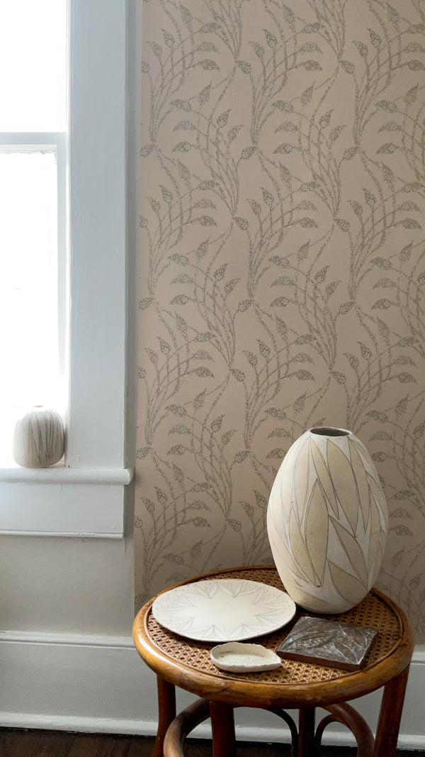 Flora Flow Matte Wallpaper – Fawn