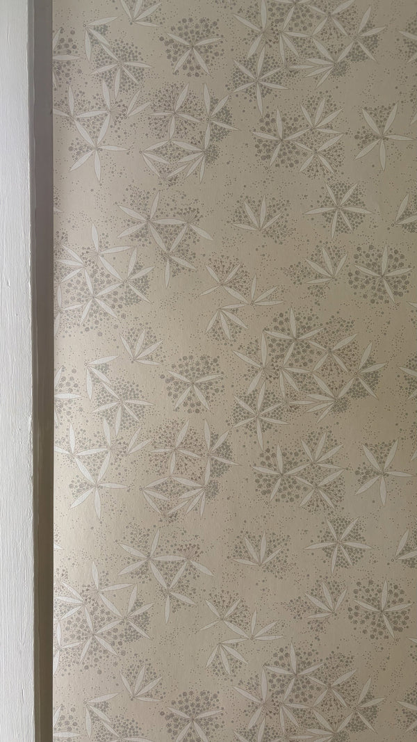 Pollen Abundance Matte Wallpaper – Neutral